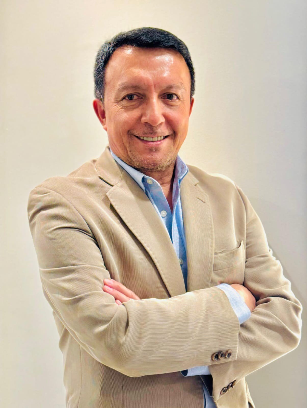 Dr. Edgar Samaniego